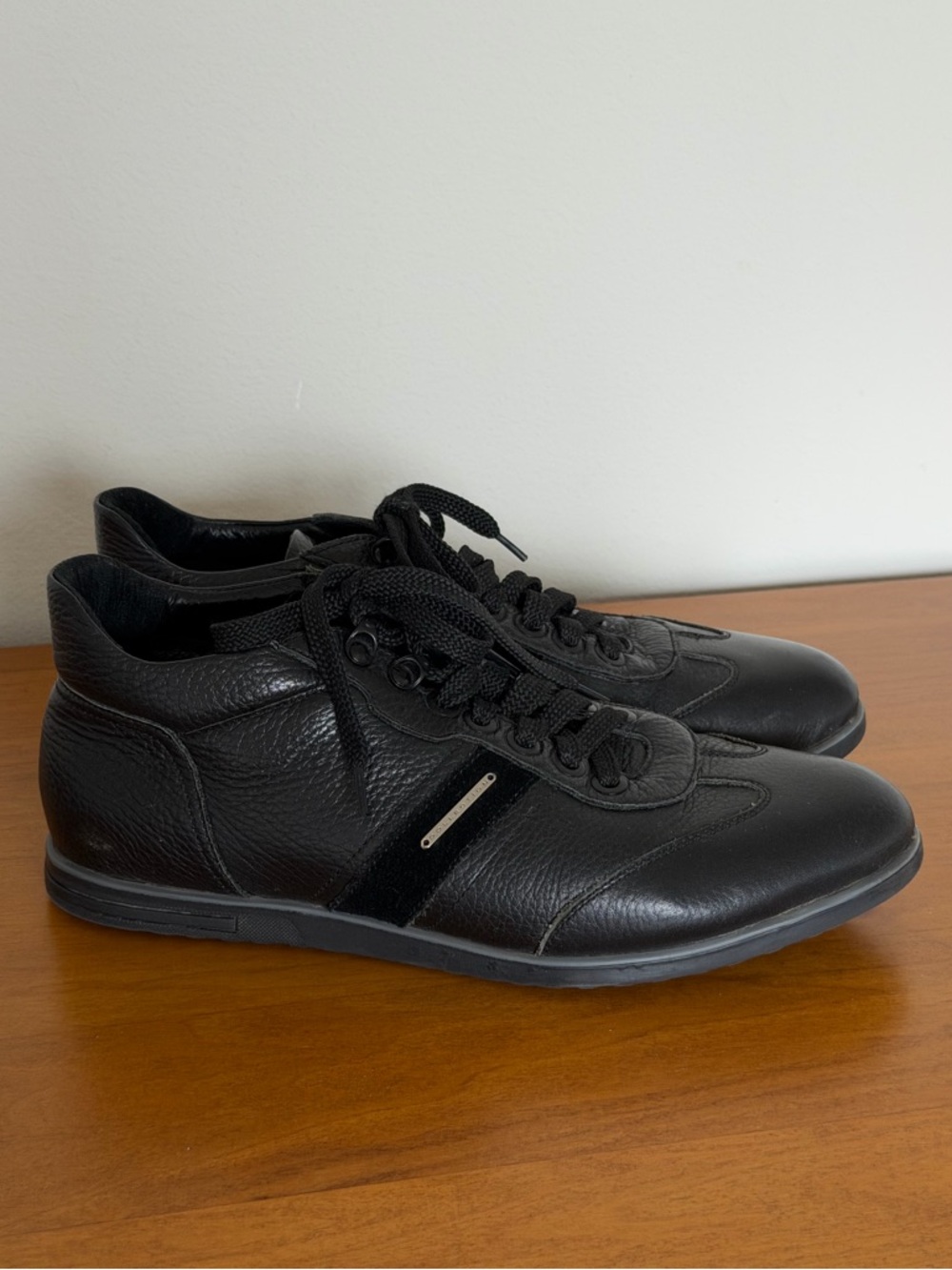Classic Man’s Black Leather Lace-Up Sneakers With Suede Side Stripe - EU 41